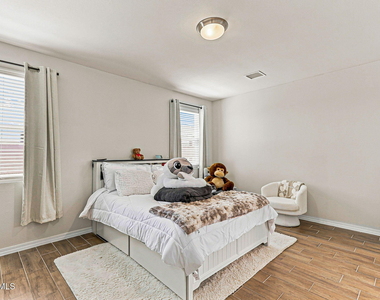 13876 Loreina Luz Avenue - Photo Thumbnail 27