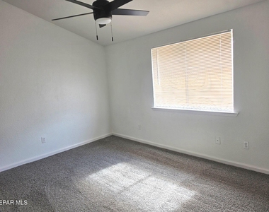 944 Montera Road - Photo Thumbnail 15