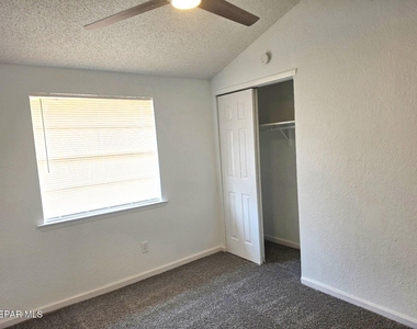 944 Montera Road - Photo Thumbnail 17