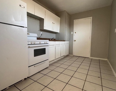 3906 Harrison Avenue - Photo Thumbnail 4