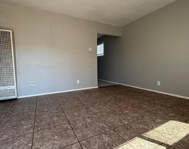 3906 Harrison Avenue - Photo Thumbnail 6