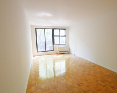 317 East 85th Street - Photo Thumbnail 3