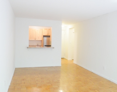 317 East 85th Street - Photo Thumbnail 4