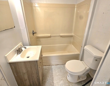33 Olive Street - Photo Thumbnail 7