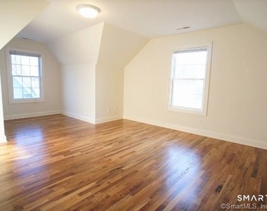 44 Stuart Avenue - Photo Thumbnail 3