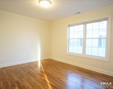 44 Stuart Avenue - Photo Thumbnail 6
