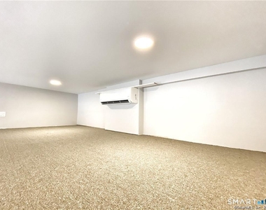 39 Wall Street - Photo Thumbnail 1