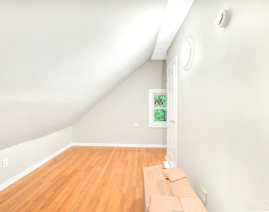 76 Thompson Street - Photo Thumbnail 4