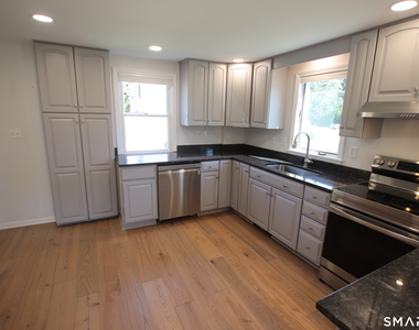 112 Pratt Street - Photo Thumbnail 6