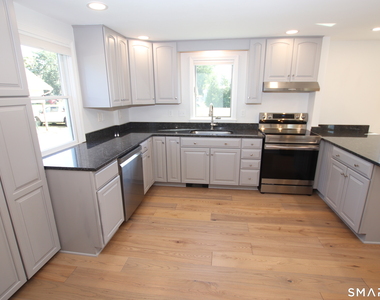 112 Pratt Street - Photo Thumbnail 17