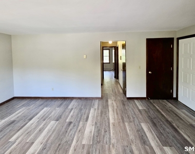 302 Boston Post Road - Photo Thumbnail 5