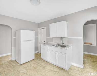 718 Winchester Avenue - Photo Thumbnail 2