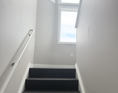 1414 Whitney Avenue - Photo Thumbnail 3