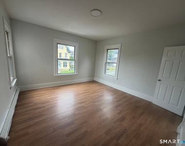 144 Prospect Street - Photo Thumbnail 4