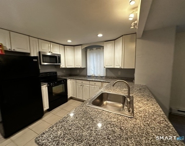 4 Eastview Drive - Photo Thumbnail 2