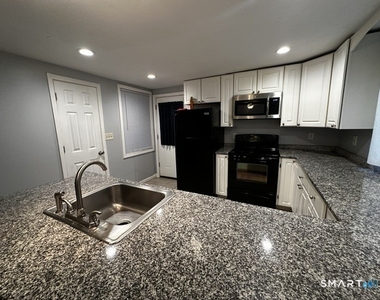 4 Eastview Drive - Photo Thumbnail 1