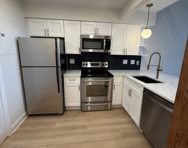 25 Grand Street - Photo Thumbnail 3