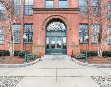 25 Grand Street - Photo Thumbnail 1