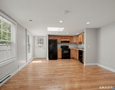 14 Center Avenue - Photo Thumbnail 5