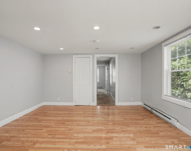 14 Center Avenue - Photo Thumbnail 8