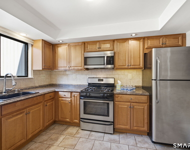 67 Cambridge Court - Photo Thumbnail 1