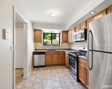 67 Cambridge Court - Photo Thumbnail 7