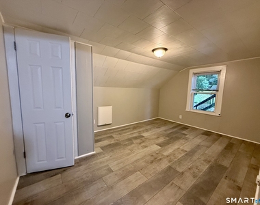 163 Echo Lake Road - Photo Thumbnail 9