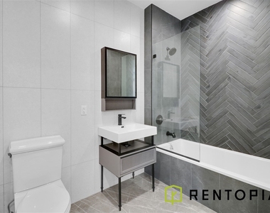 426 Manhattan Avenue - Photo Thumbnail 9