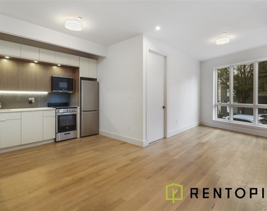 426 Manhattan Avenue - Photo Thumbnail 1