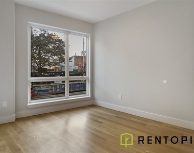 426 Manhattan Avenue - Photo Thumbnail 3