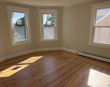 34 Beatty Street - Photo Thumbnail 10