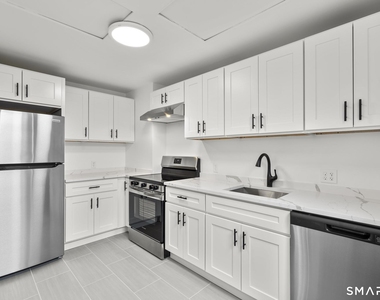 122 E Putnam Avenue - Photo Thumbnail 2