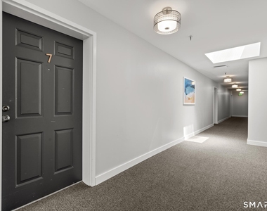122 E Putnam Avenue - Photo Thumbnail 12