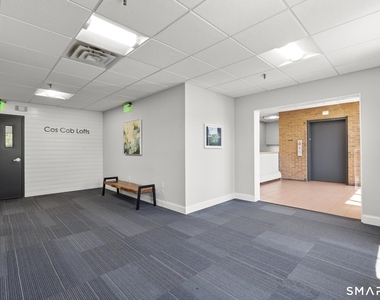 122 E Putnam Avenue - Photo Thumbnail 13