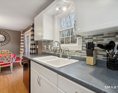 8 Auburn Trail - Photo Thumbnail 13