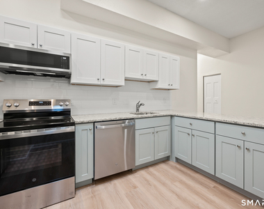 594 Main Street - Photo Thumbnail 3