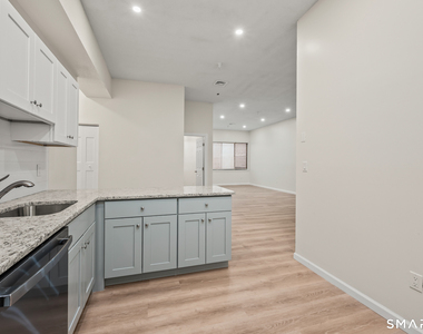 594 Main Street - Photo Thumbnail 4