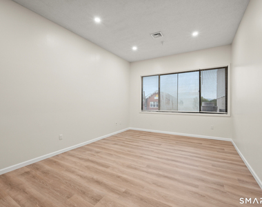 594 Main Street - Photo Thumbnail 14