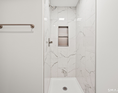 542 Main Street - Photo Thumbnail 10