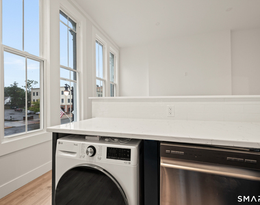 542 Main Street - Photo Thumbnail 5