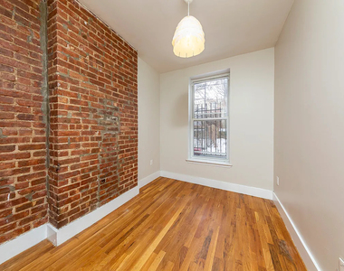 302 Sumpter Street - Photo Thumbnail 8