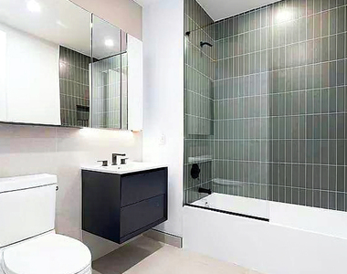 527 Grand Avenue - Photo Thumbnail 3