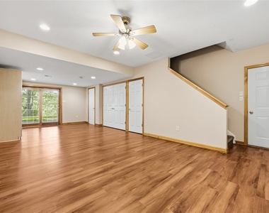 112 Ontario Ct - Photo Thumbnail 33