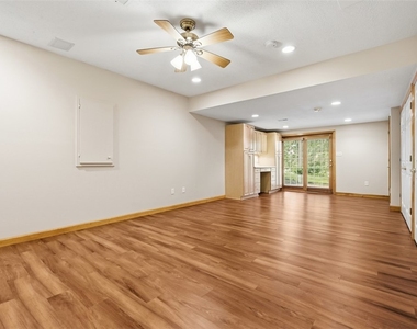 112 Ontario Ct - Photo Thumbnail 32