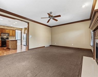 112 Ontario Ct - Photo Thumbnail 11
