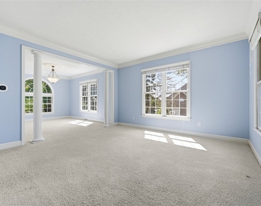 112 Ontario Ct - Photo Thumbnail 6
