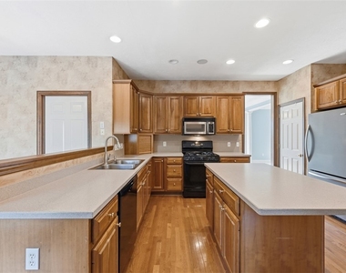112 Ontario Ct - Photo Thumbnail 14