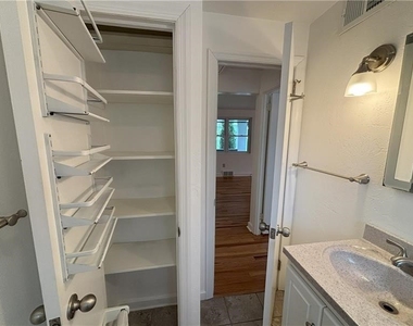 11 Meadowbrook Ave - Photo Thumbnail 20