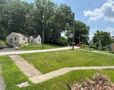 11 Meadowbrook Ave - Photo Thumbnail 43