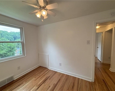 11 Meadowbrook Ave - Photo Thumbnail 18